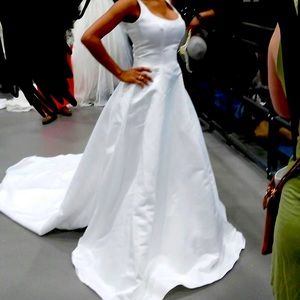 Wedding Dress | scoop neck with button train